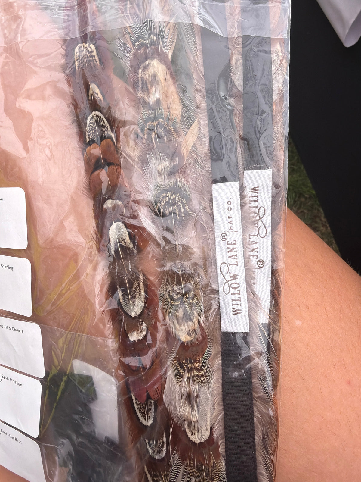 Mini feather band for trucker